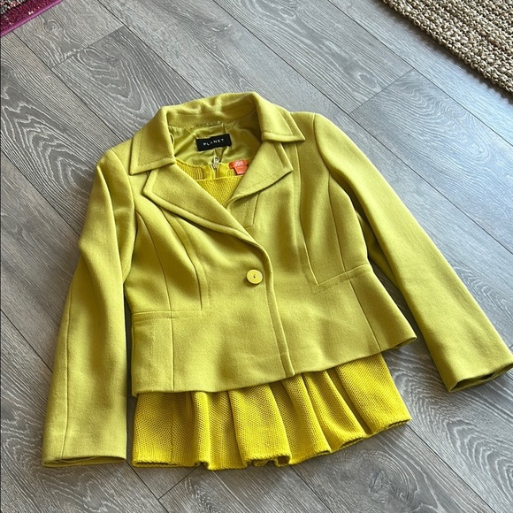 Yellow Blazer and Peplum Top Set - Picture 12 of 13